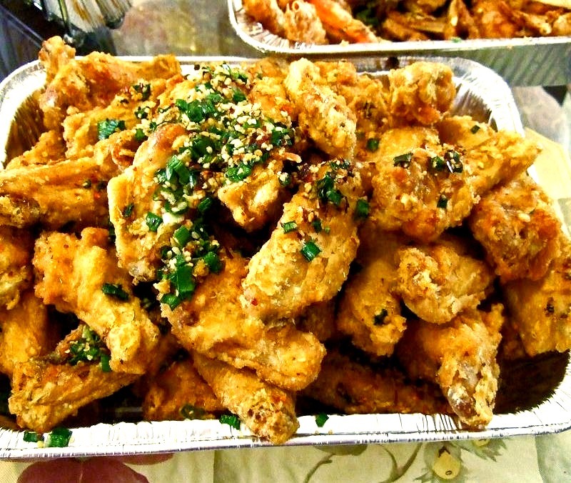 Salt and Pepper Chicken Wings (by mmmyoso)