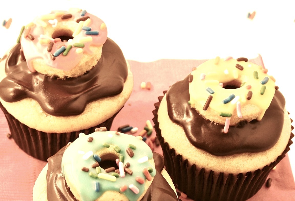 Recipe: Cream Filled Donut Cupcakes