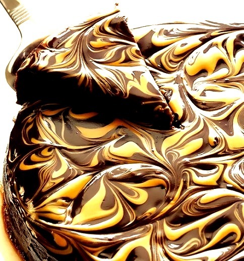 Peanut Butter Flourless Choc Cake-Get your hourly source of sweet inspirations! Follow us on FB too!